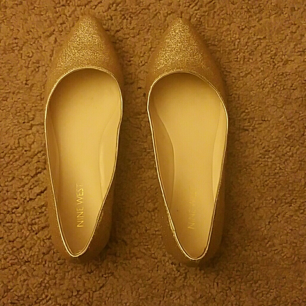 Pointed flats size 7.5